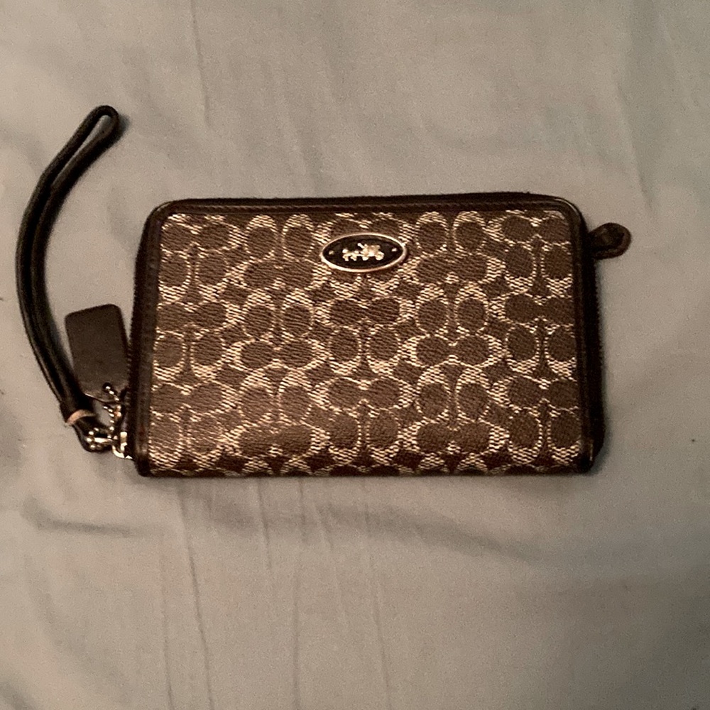 Coach wristlet wallet